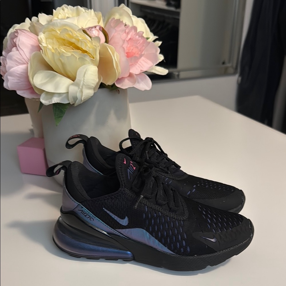 Nike Air Max 270 Women size 6